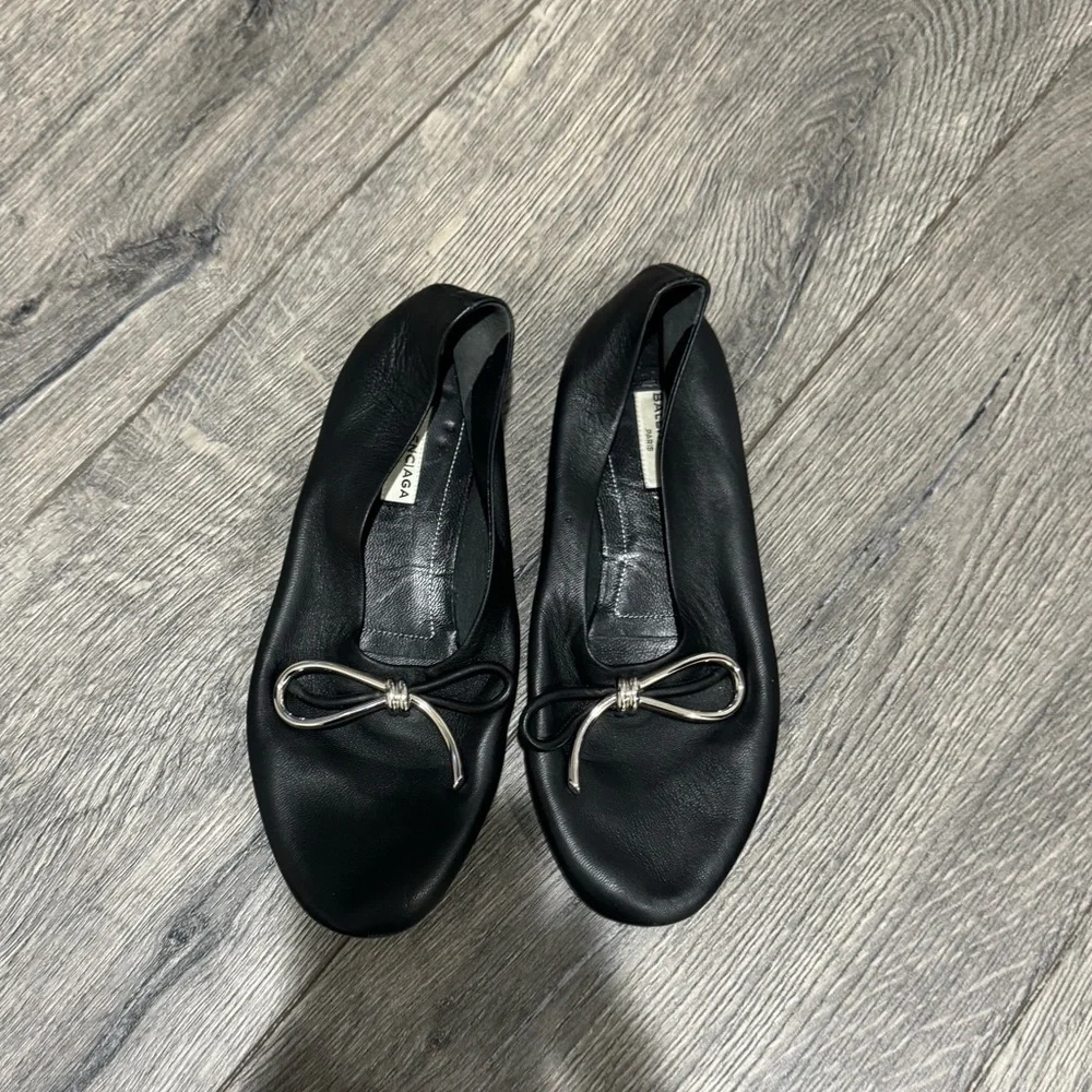 • BALENCIAGA • Leather Bow Accents Ballet Flats Black Round Toes 36.5 / US 6.5